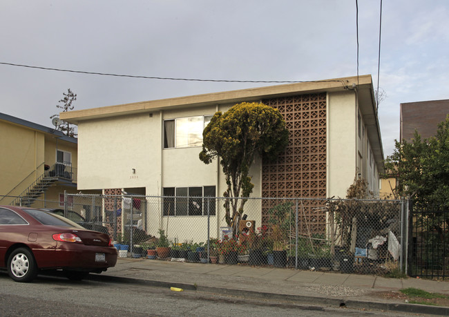 3020 Brookdale Ave in Oakland, CA - Building Photo - Building Photo