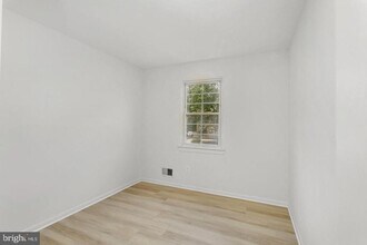 1132 James Madison Cir in Fredericksburg, VA - Building Photo - Building Photo