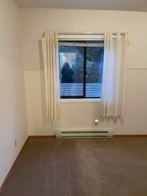 3306 Haida Dr in Victoria, BC - Building Photo - Building Photo