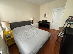 72 Kirkland St, Unit 1 in Cambridge, MA - Foto de edificio - Building Photo