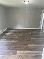 408 W Centennial Ave in Muncie, IN - Building Photo