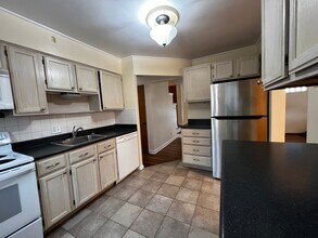 3650 Moonridge Dr in Cincinnati, OH - Building Photo - Building Photo