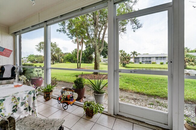 18081 SE Country Club Dr in Tequesta, FL - Building Photo - Building Photo