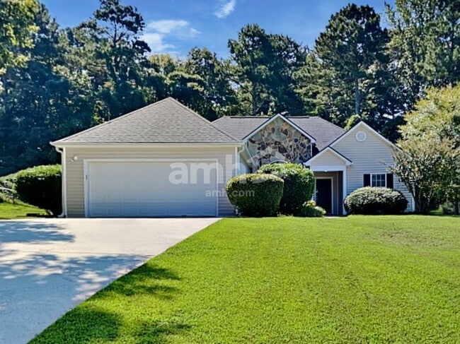 property at 1085 Poplar Ln