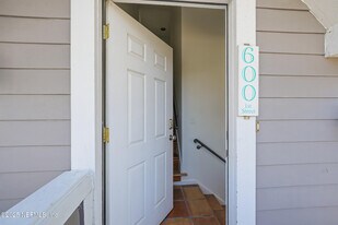 600 First St in Neptune Beach, FL - Building Photo