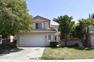 5228 Del Vista Way in Rocklin, CA - Building Photo