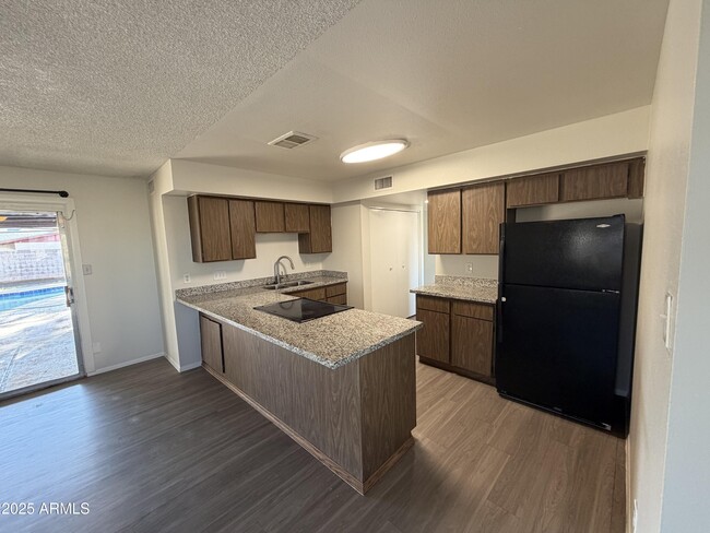 5249 W Crocus Dr in Glendale, AZ - Building Photo - Building Photo