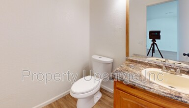 3360 Magnums Way in Redding, CA - Building Photo - Building Photo