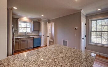 694 New Haven Ave in Milford, CT - Building Photo - Building Photo