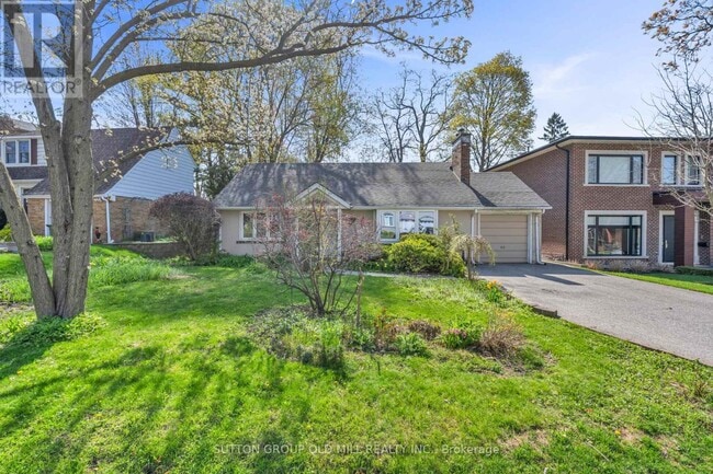 property at 29 Robin Hood Rd