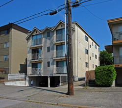 2038 NW 58th St in Seattle, WA - Foto de edificio - Building Photo