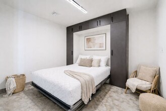 2750 Griffin Rd in Fort Lauderdale, FL - Building Photo - Building Photo
