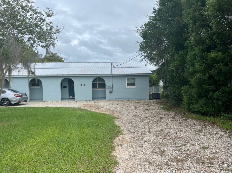 1212 Doris Ave, Unit 1212 in Tavares, FL - Building Photo