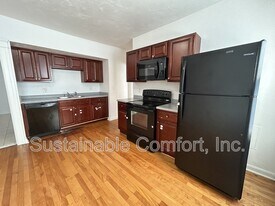 62 Sterling St in Worcester, MA - Building Photo