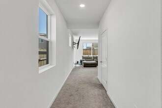 7657 Bracer Wy in Sacramento, CA - Building Photo - Building Photo