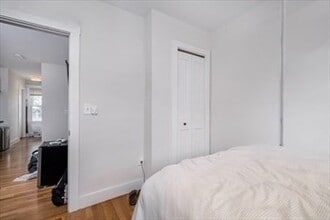 84 Emerson St, Unit 1 in Boston, MA - Building Photo - Building Photo