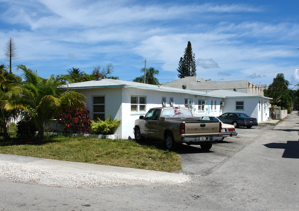 1119-1121 N 17th Ct in Hollywood, FL - Foto de edificio