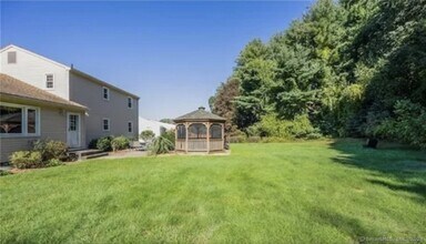 75 Grissom Rd in Manchester, CT - Building Photo - Building Photo