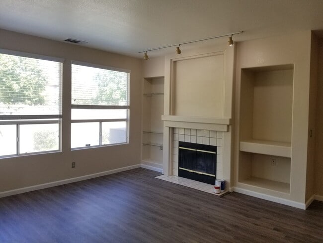 3333 W Island Ct in Elk Grove, CA - Building Photo - Building Photo