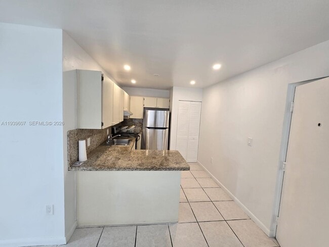 2727 NW 17th Terrace in Miami, FL - Building Photo - Building Photo