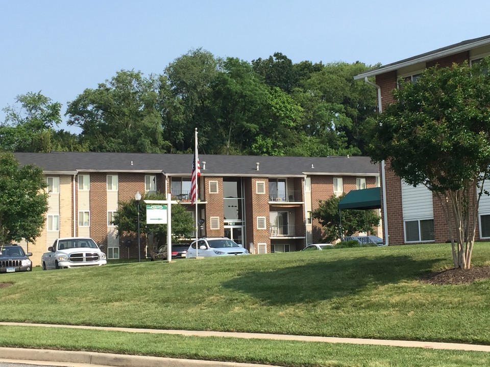 Fairlawn Apartments in Dundalk, MD - Foto de edificio