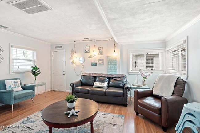 property at 304 Bay Blvd