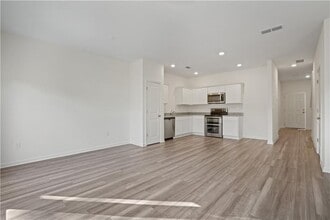 541 Magnolia Cir in Palmetto, GA - Building Photo - Building Photo