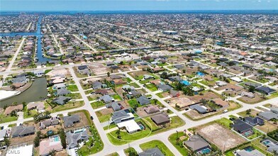 3816 SW 13th Ave in Cape Coral, FL - Building Photo - Building Photo