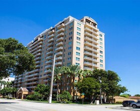 2665 SW 37th Ave in Miami, FL - Building Photo - Building Photo