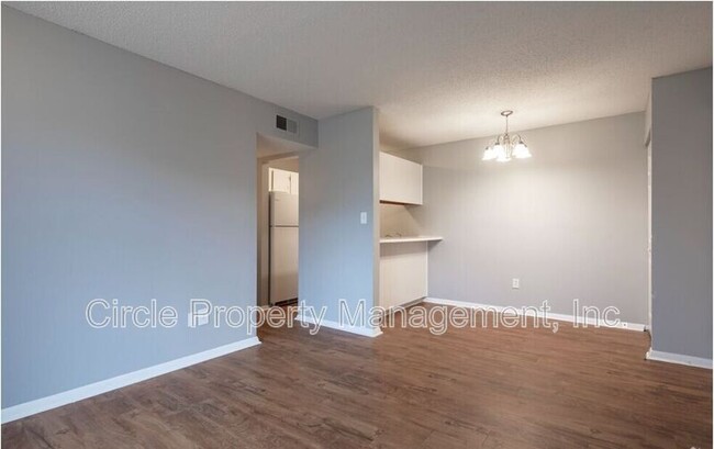 property at 4033 Hunters Ridge Dr SW
