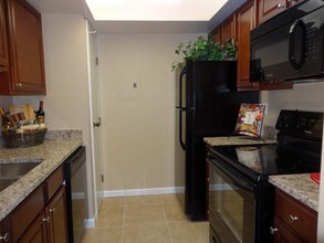 3550 S Harlan St, Unit 317 in Denver, CO - Building Photo - Building Photo