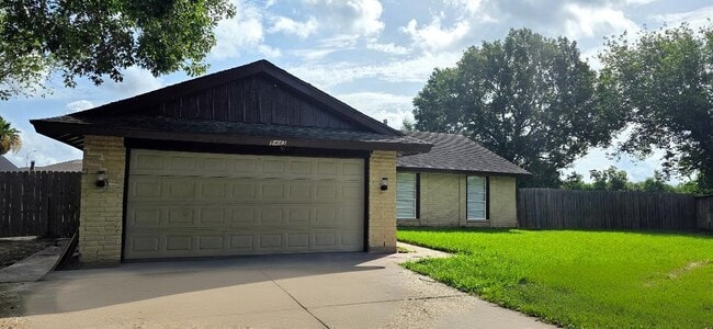 8443 Gulfwood Ln in Houston, TX - Building Photo - Building Photo