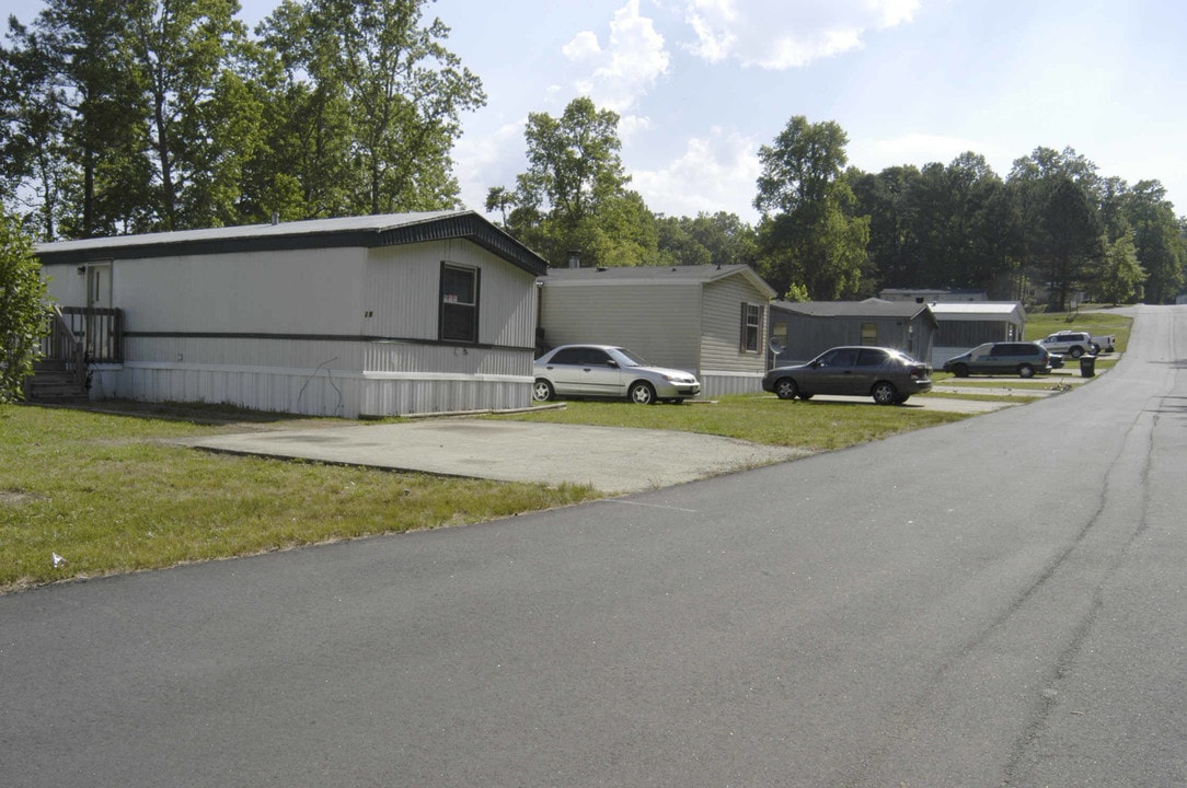 Pine Lake in Douglasville, GA - Building Photo