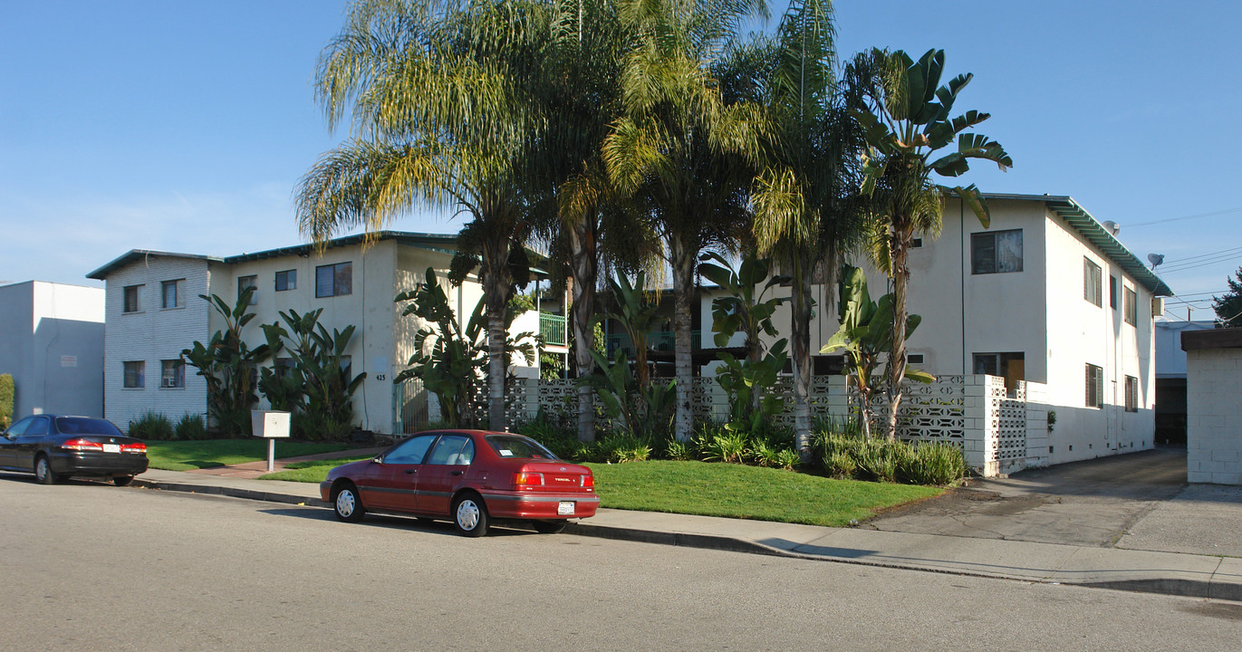 425 Anderwood Ct in Pomona, CA - Foto de edificio