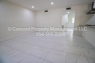 1423 SW 2nd St in Fort Lauderdale, FL - Building Photo - Building Photo