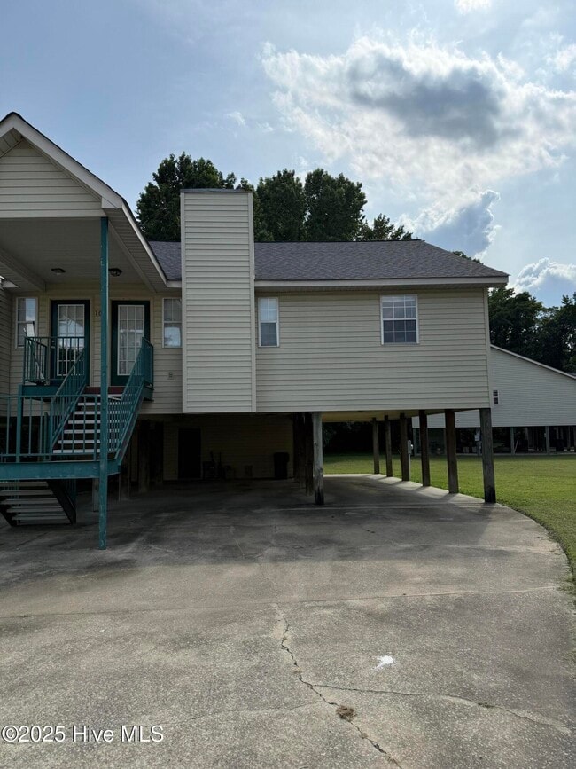 102 Derwent Ct