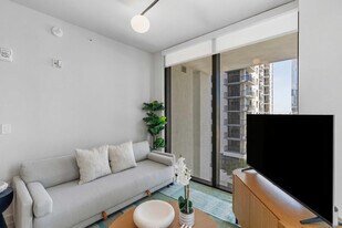 11 NE 6th St, Unit SI FL17-ID1511928P in Miami, FL - Building Photo