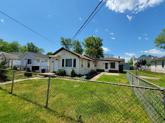 53 Salem Pl in Cliffwood, NJ - Building Photo - Building Photo