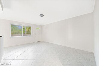 950 7th Ave S in Naples, FL - Building Photo - Building Photo