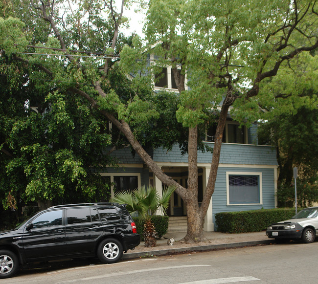 29 Marion Ave in Pasadena, CA - Foto de edificio - Building Photo