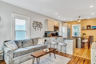 1 Riverside Pl in Cambridge, MA - Building Photo - Building Photo