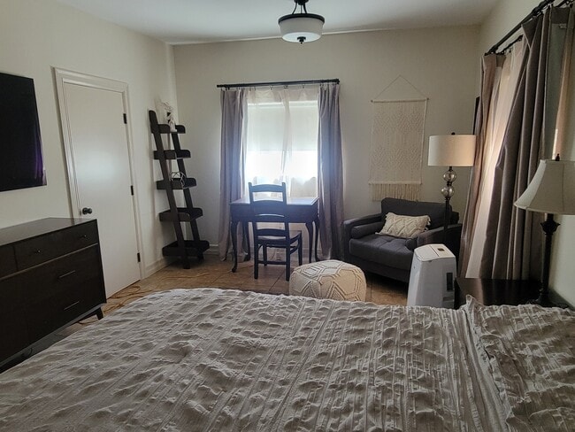 3430 Utah Street, Unit Studio