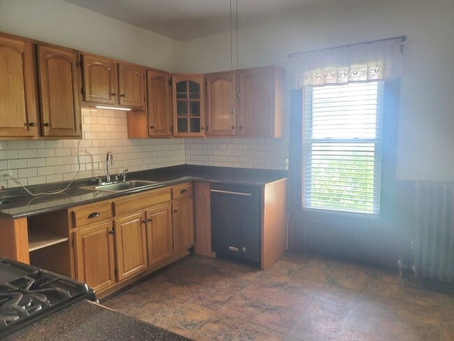 property at 32 Paine St