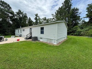 128 Hall Dr S in Montgomery, TX - Building Photo - Building Photo