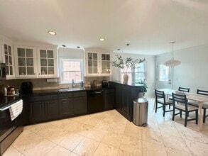 6520 Roswell Rd in Atlanta, GA - Building Photo - Building Photo