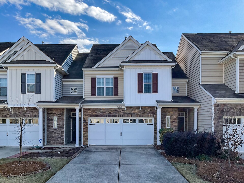 12010 Red Rust Ln in Charlotte, NC - Building Photo