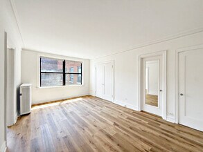 1205 W Sherwin Ave in Chicago, IL - Building Photo - Building Photo