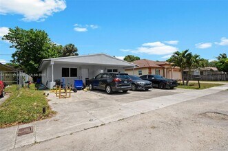 2731 NW 14th St, Unit B in Fort Lauderdale, FL - Building Photo - Building Photo