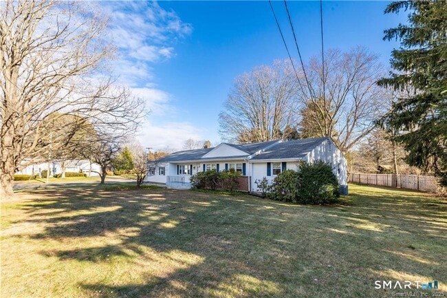 129 W Ridge Dr in West Hartford, CT - Building Photo - Building Photo