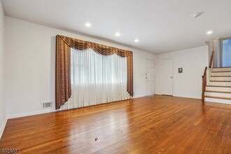 95 Vere Terrace in Livingston, NJ - Building Photo - Building Photo